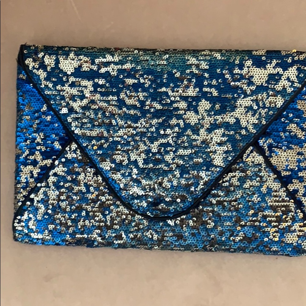 Cute fashionable bcbg purse get into it 🥰